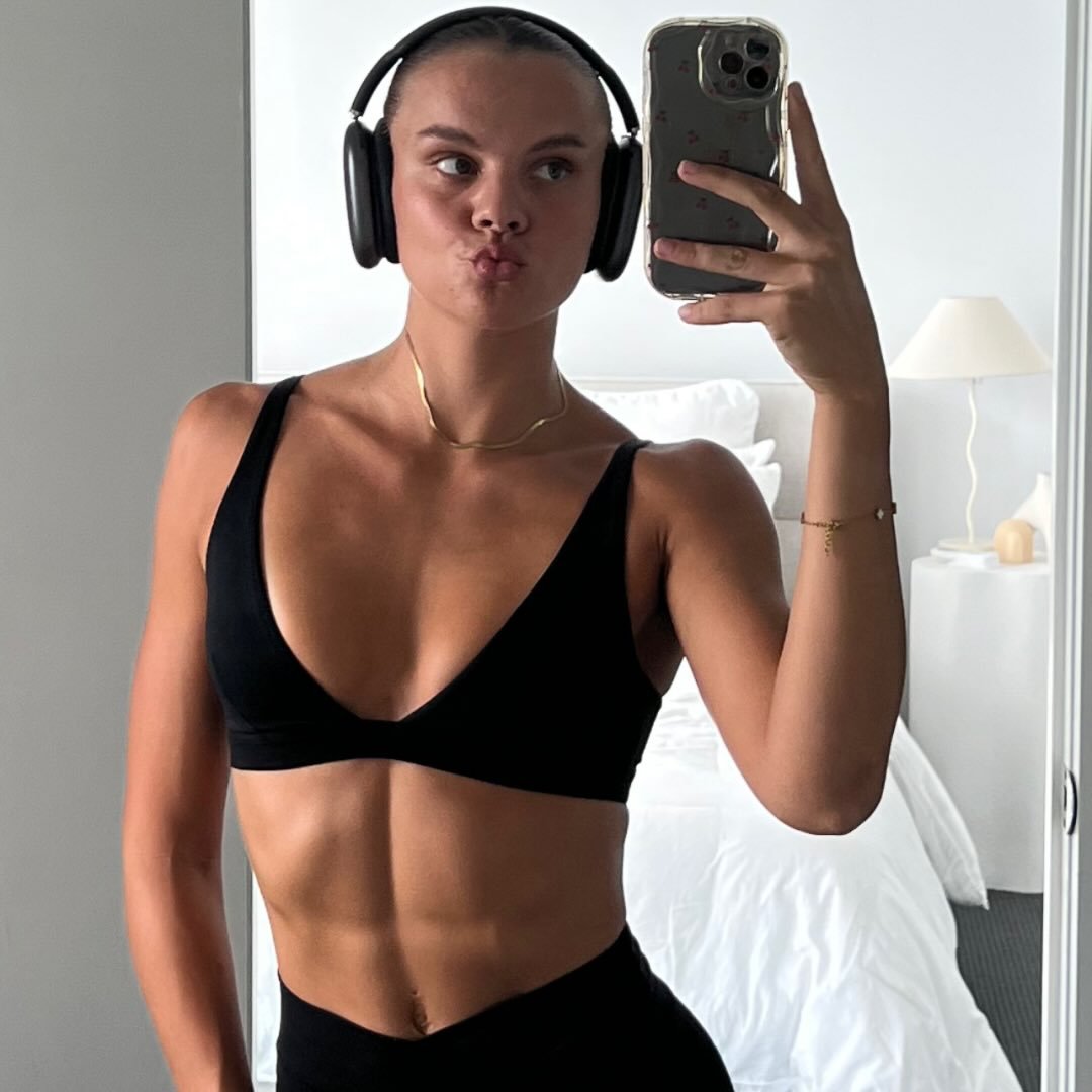 Lily Sharp profile photo